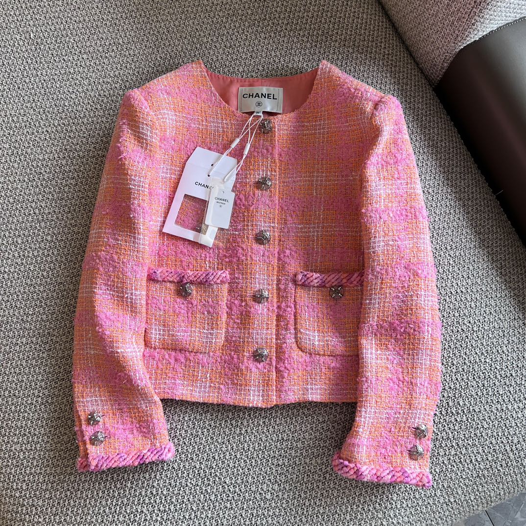 Куртка в стиле Chanel - 2403 - объемная, оранжево-розовая, тканая.