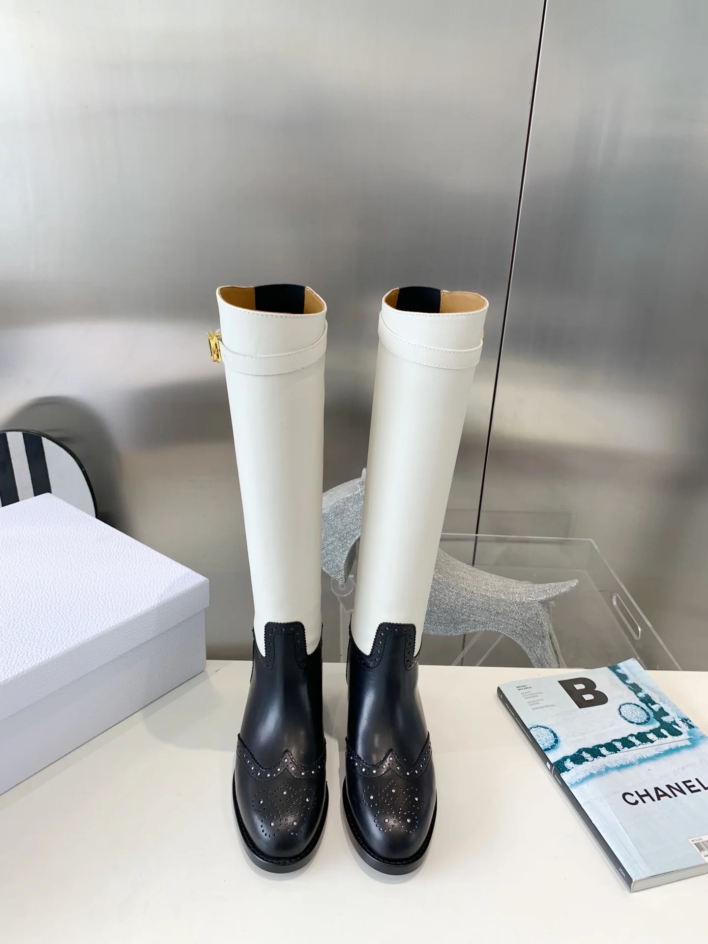 Dior - Новинка сезона весна-лето 2022 - Сапоги для верховой езды - Белые