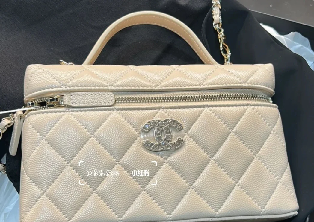 Сумочка Chanel 25p Heart Diamond LP с цепочкой - белая