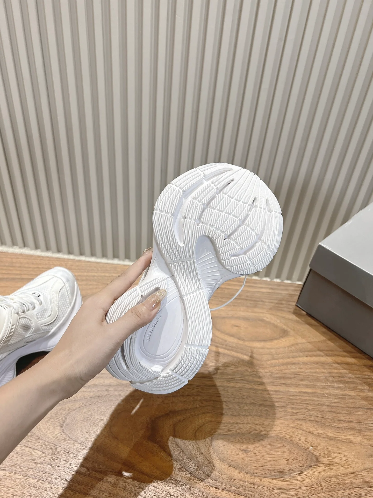 Кроссовки Balenciaga 2024 для бега - белые