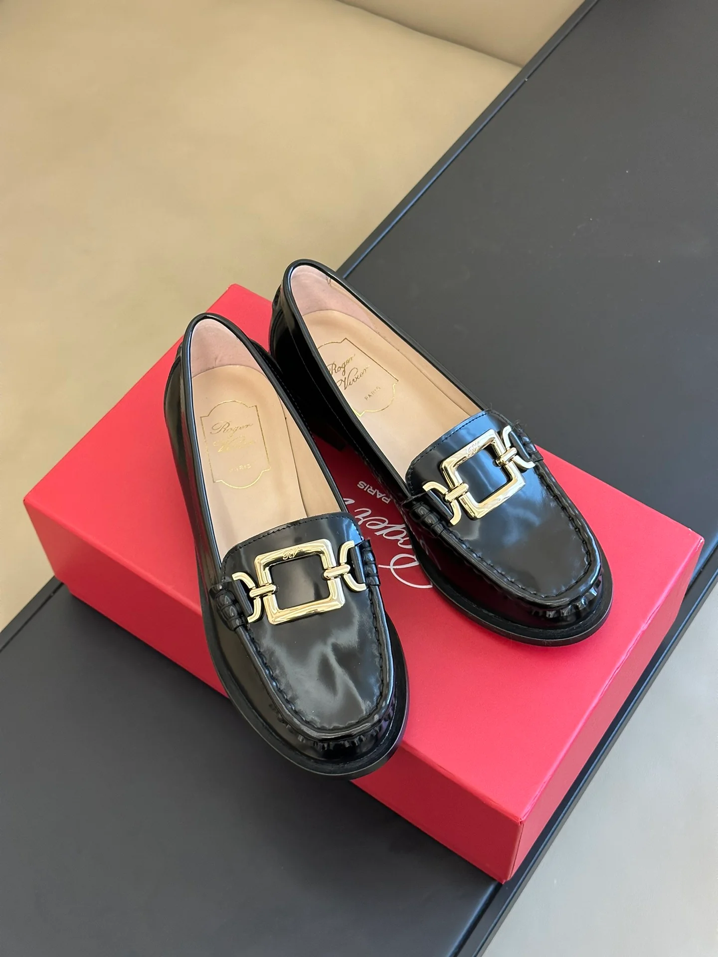 Обувь RV - Новинки сезона осень/зима 2023 - Лоферы - Балетки - Черно-золотые