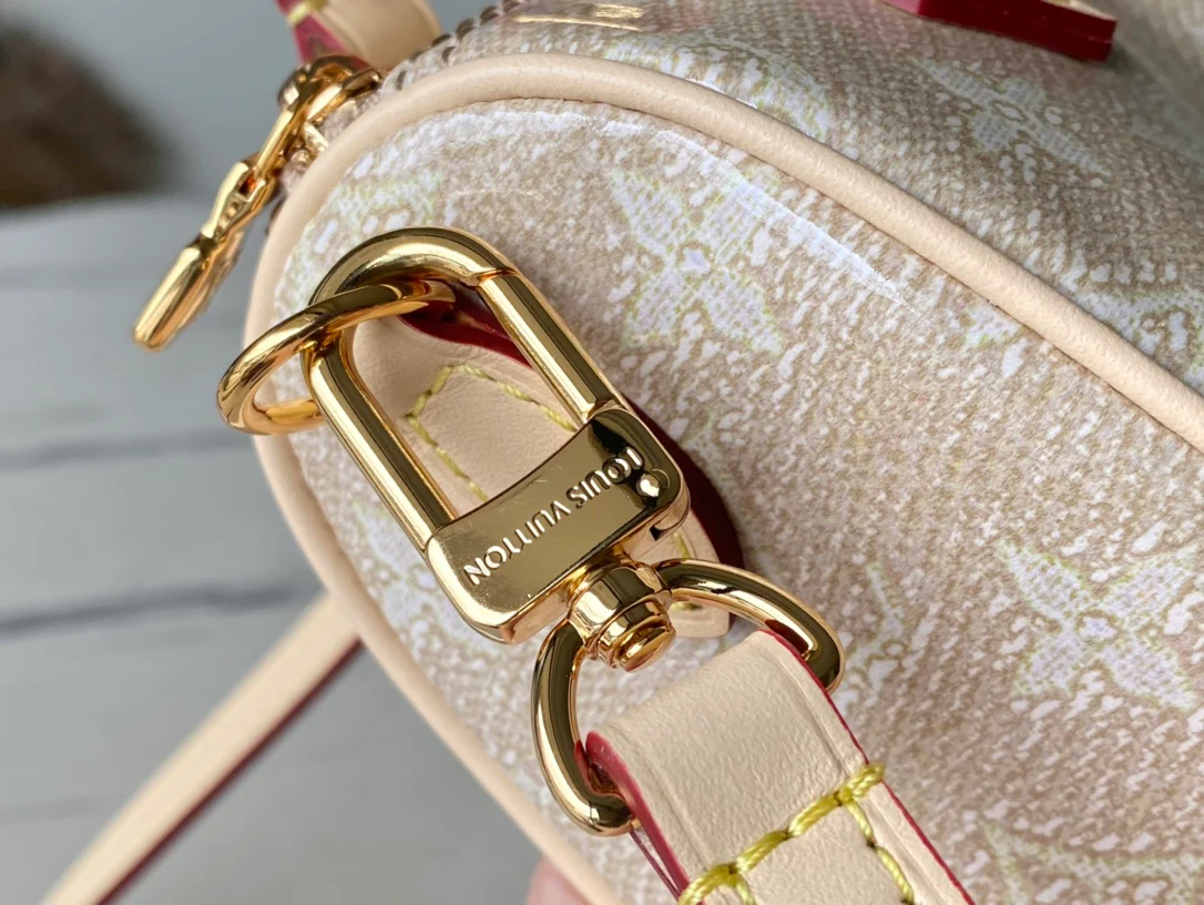 m82242-LV-nano-speedy сумка