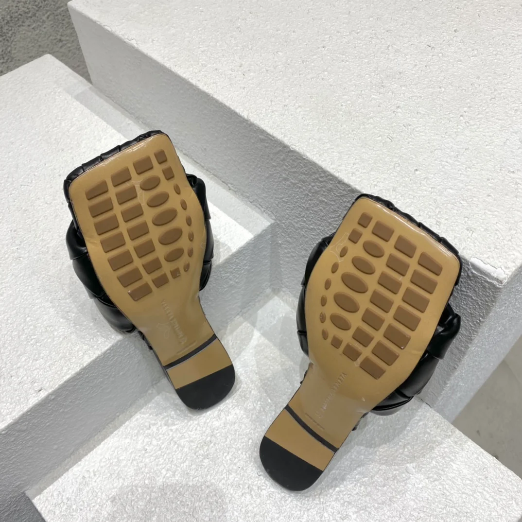 Новинка сезона весна/лето 2021 от BV - Плоские плетеные тапочки - Черные