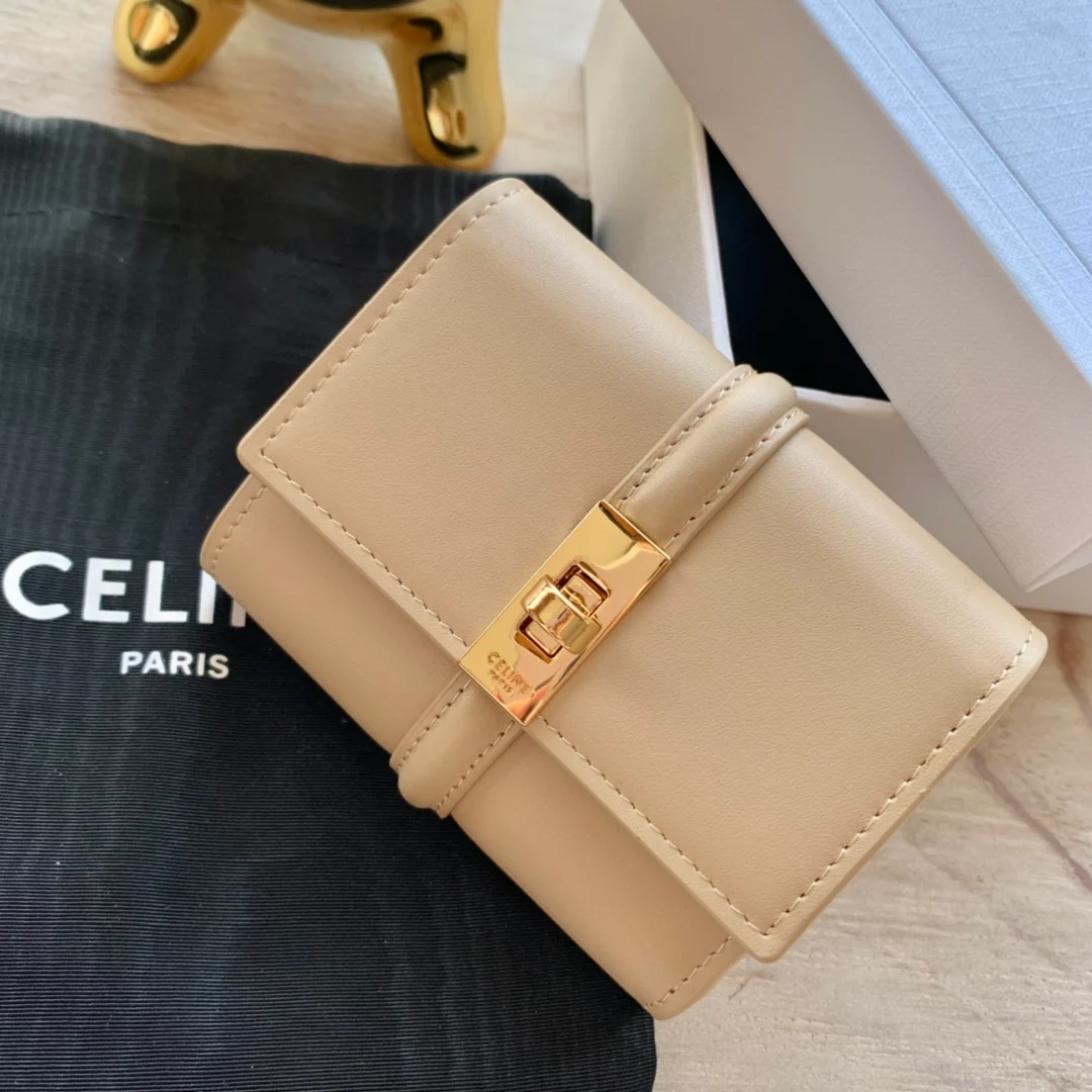 Маленький глянцевый кожаный трехсекционный кошелек Celine - 1 шт.