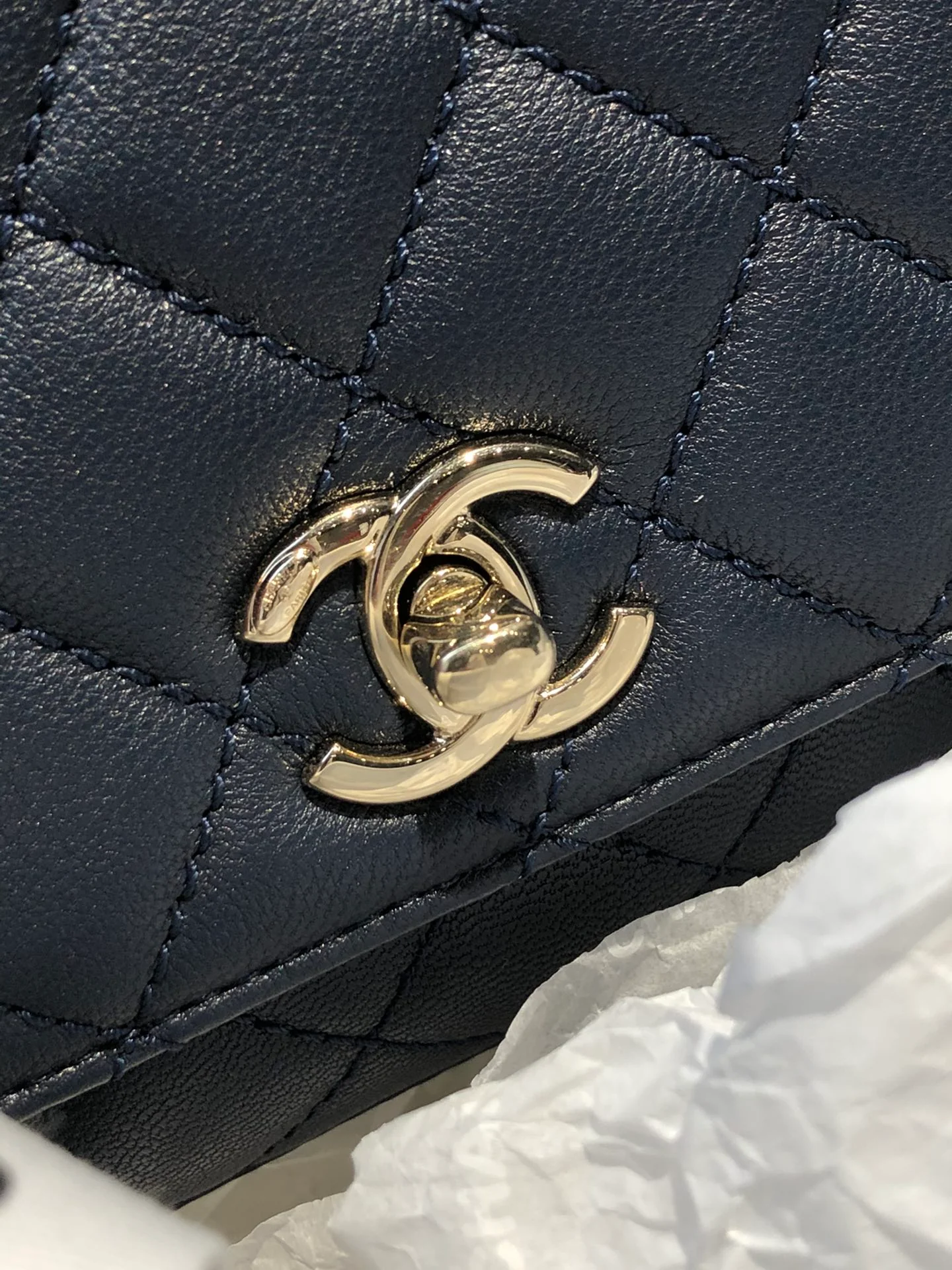 Мини-сумочка Chanel Coco Handle Rainbow Bag - темно-синяя