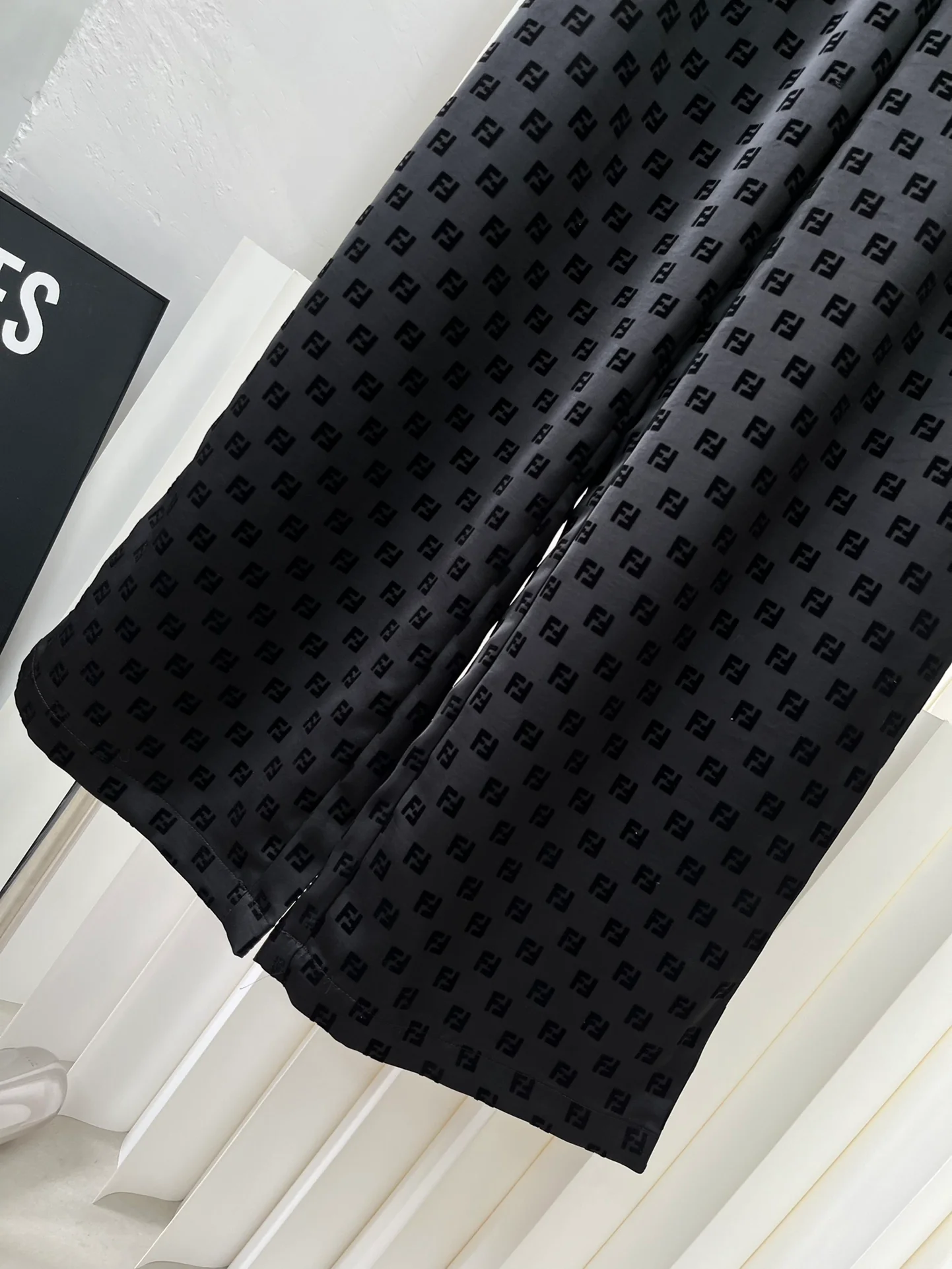 Fendi-2403 - Новые повседневные брюки с широкими штанинами и бархатной отделкой в ??виде букв.