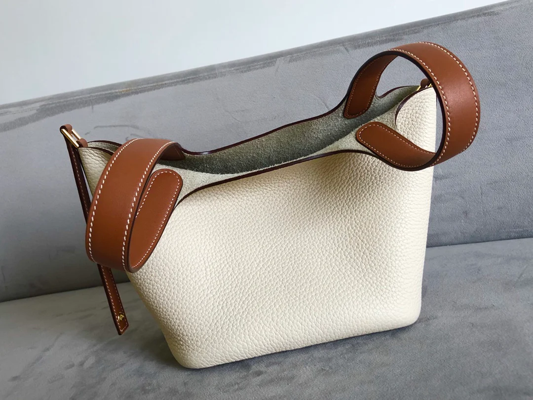 Часы Hermes Picotin 18tc Milkshake White с золотой и коричневой отделкой - золотая пряжка