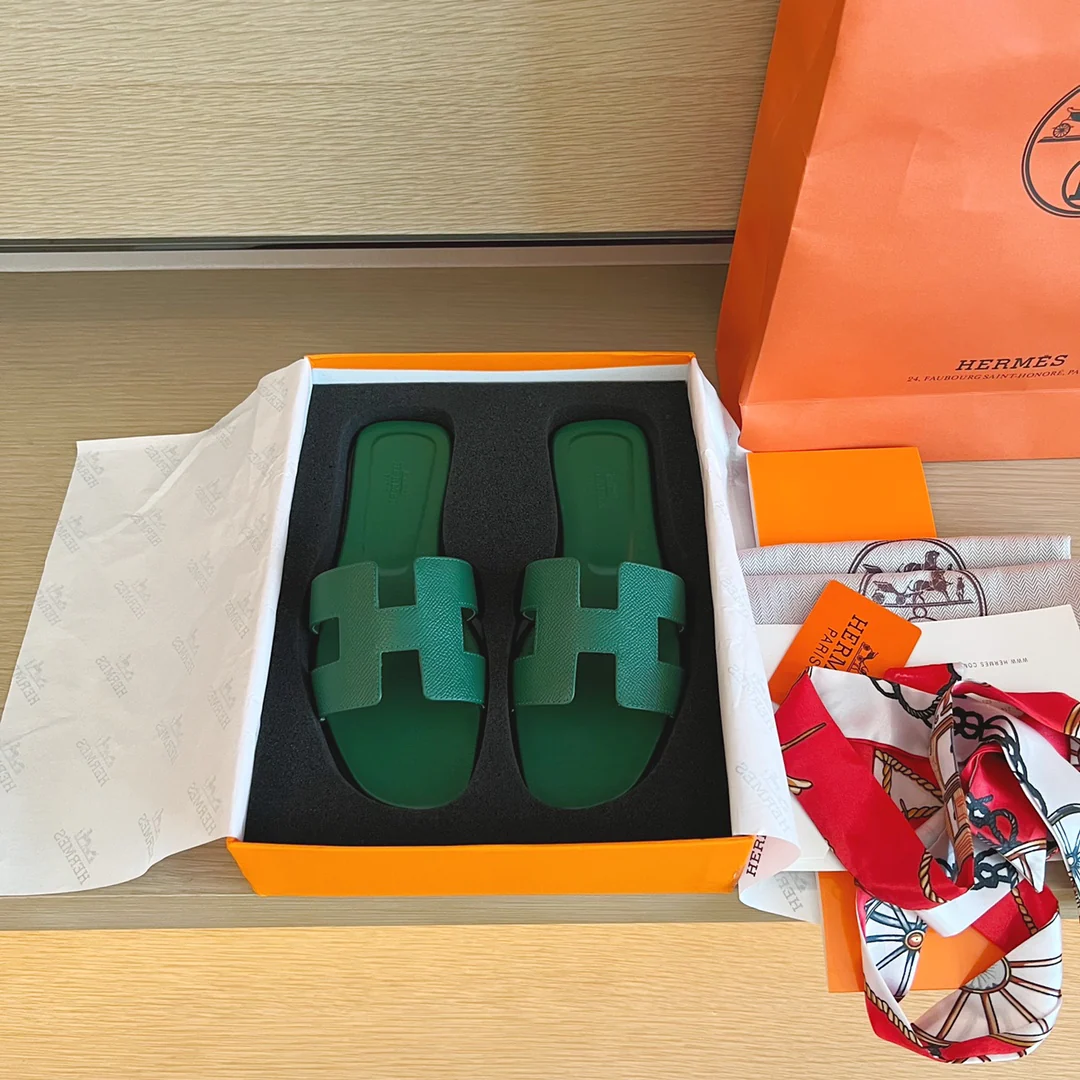 Тапочки Hermes H на плоской подошве - серия с принтом пальмовых листьев - подошва с полным покрытием - 1 шт.