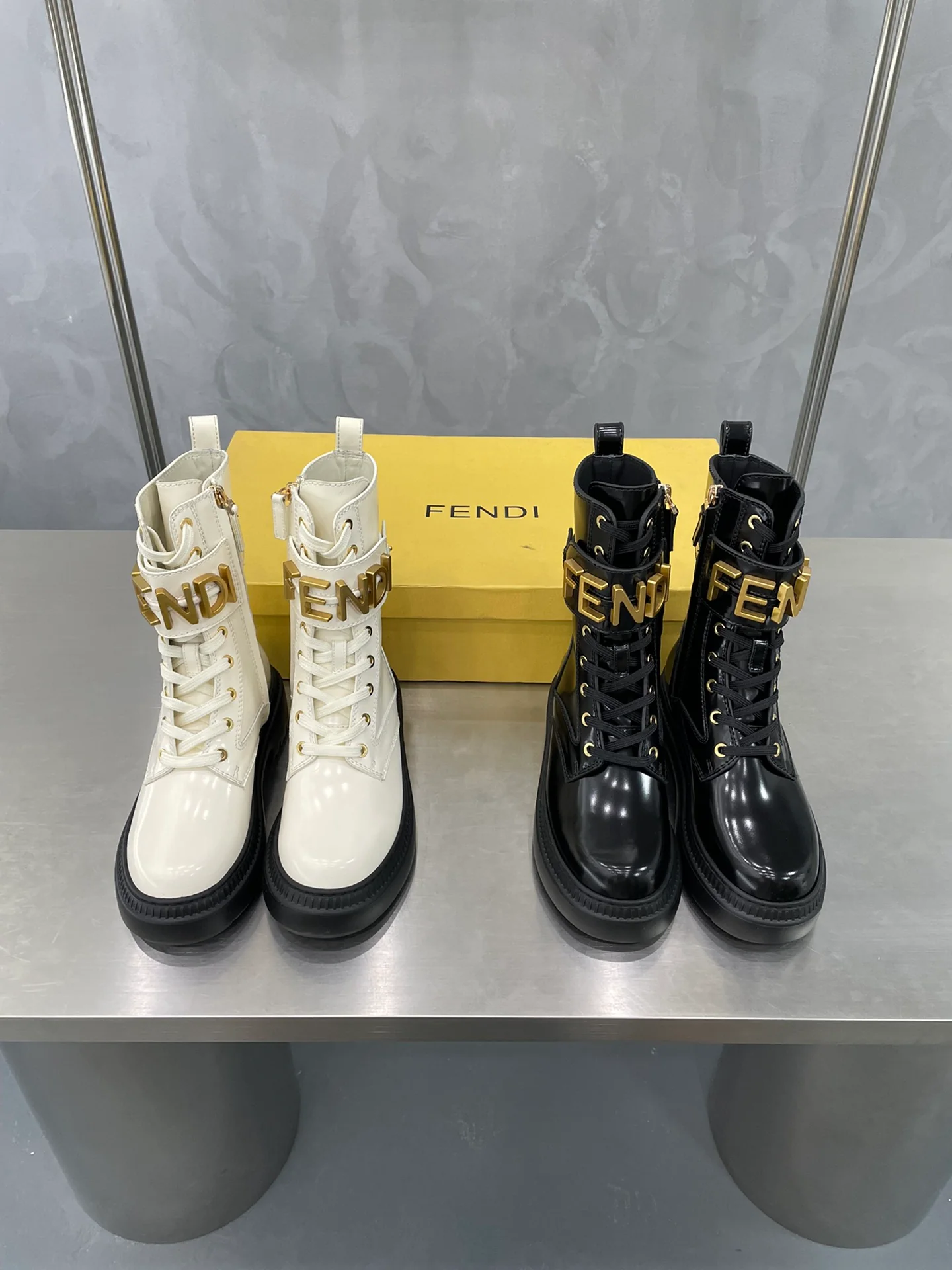 Сапоги для верховой езды Fendi средней высоты - черные