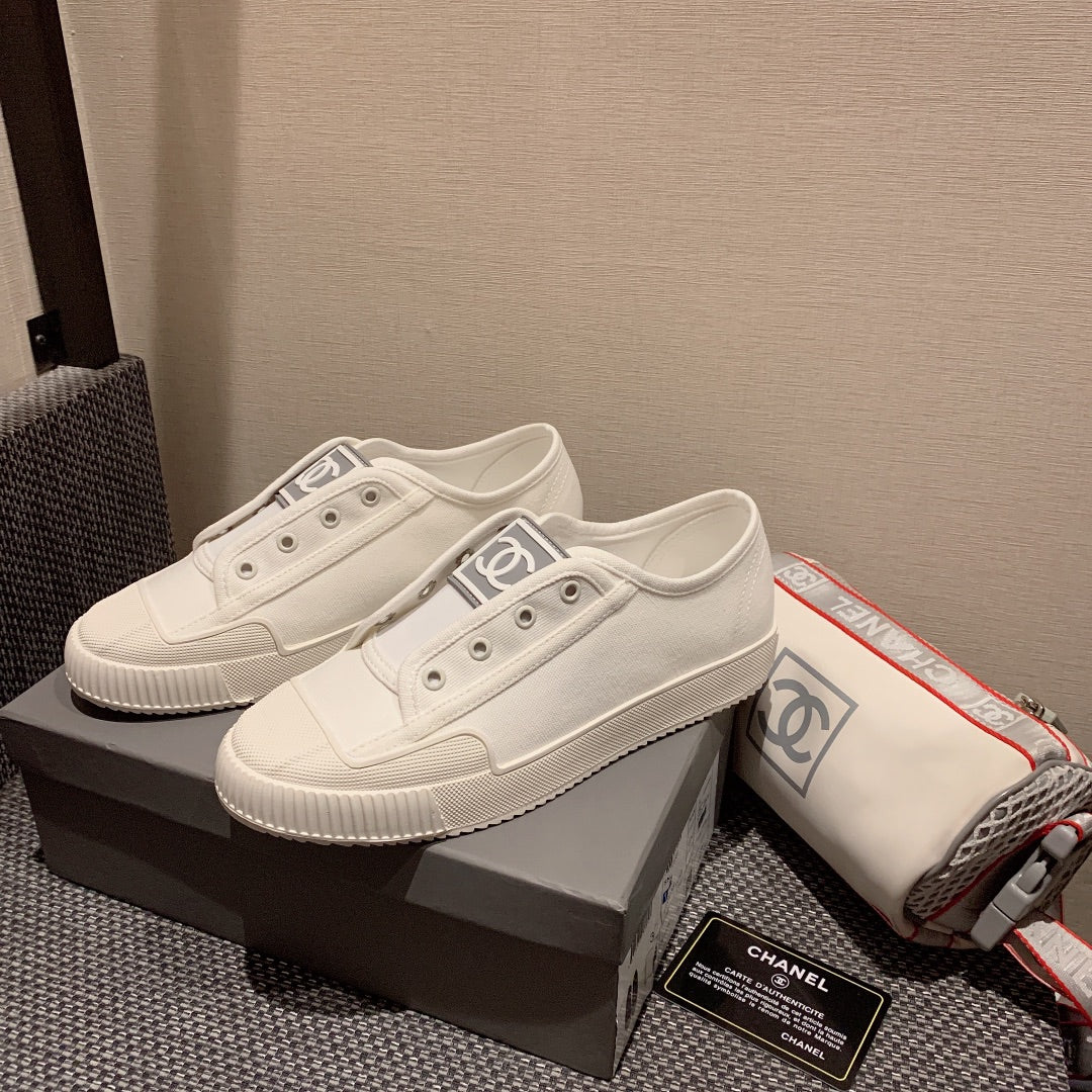 Винтажные парусиновые туфли Chanel - белые