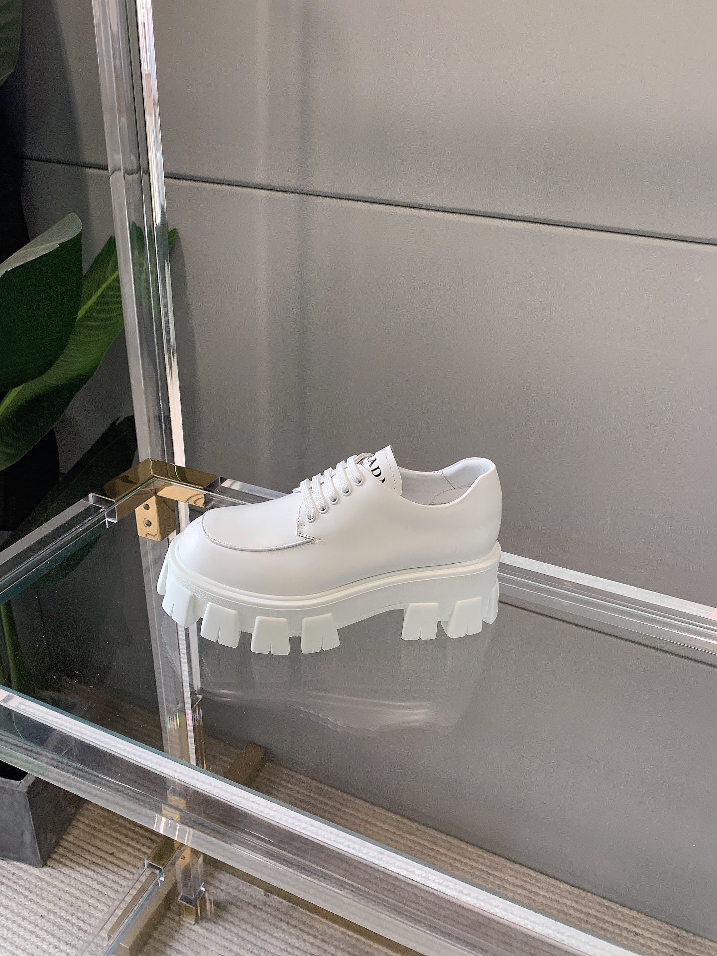 Prada - Туфли на платформе - Кожаные туфли - Белые