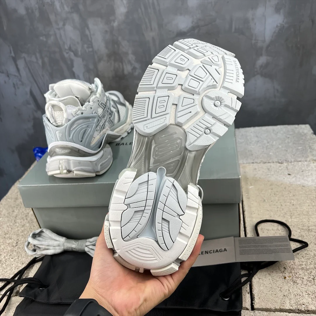 Кроссовки Balenciaga Runner - унисекс - белые с серебристым