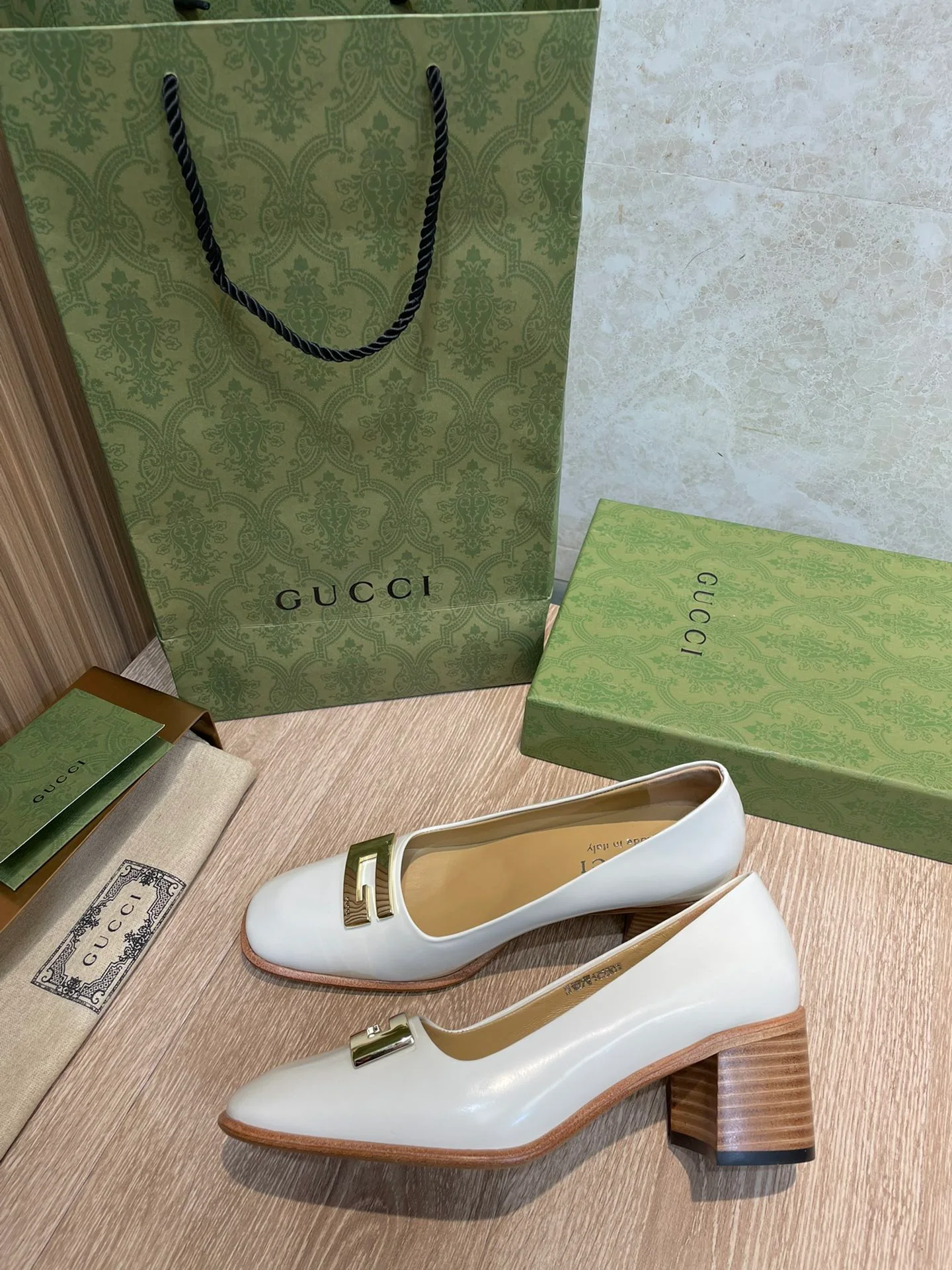 Gucci - 22 Ранняя весна - Ретро - Туфли на низком каблуке - 1