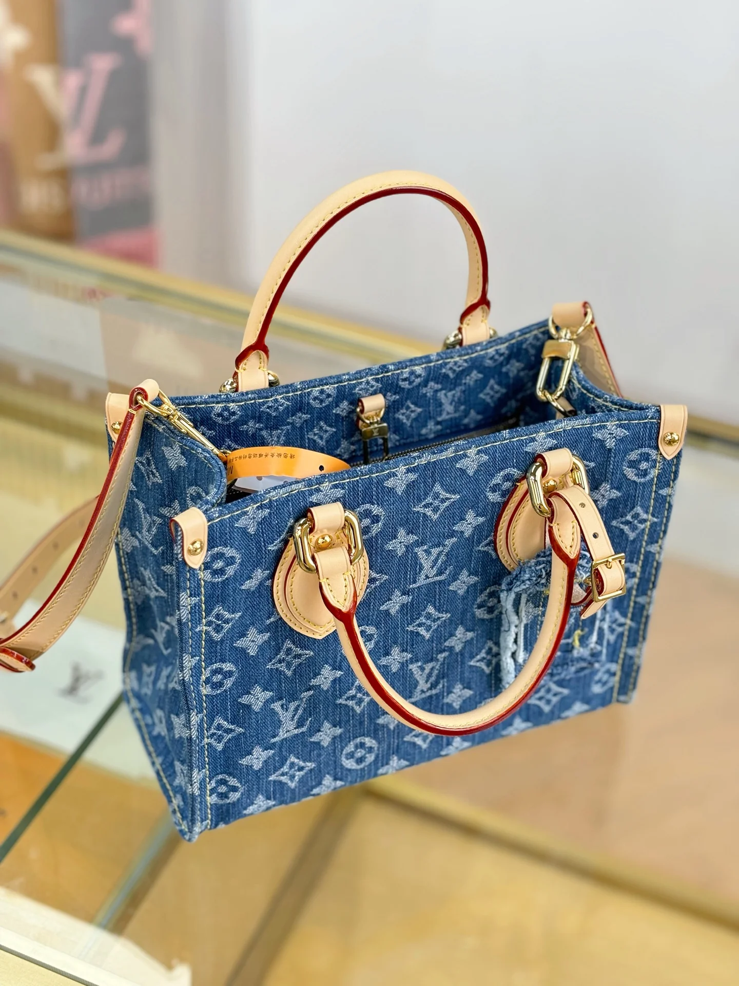 LV-m14633-onthego handbag-small-denim blue