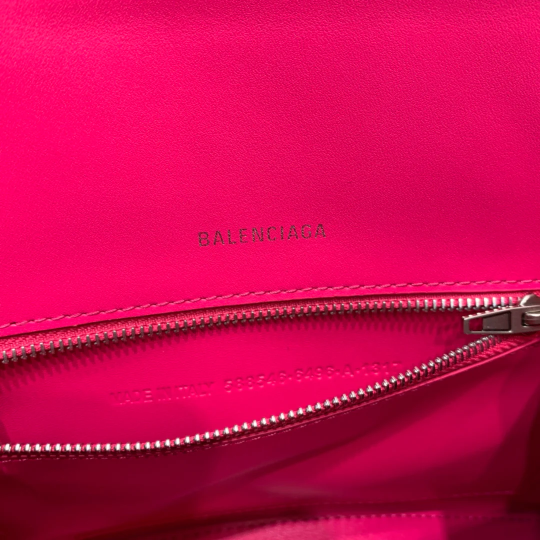 Сумка Balenciaga Hourglass - Розово-красная, однотонная, с граффити.