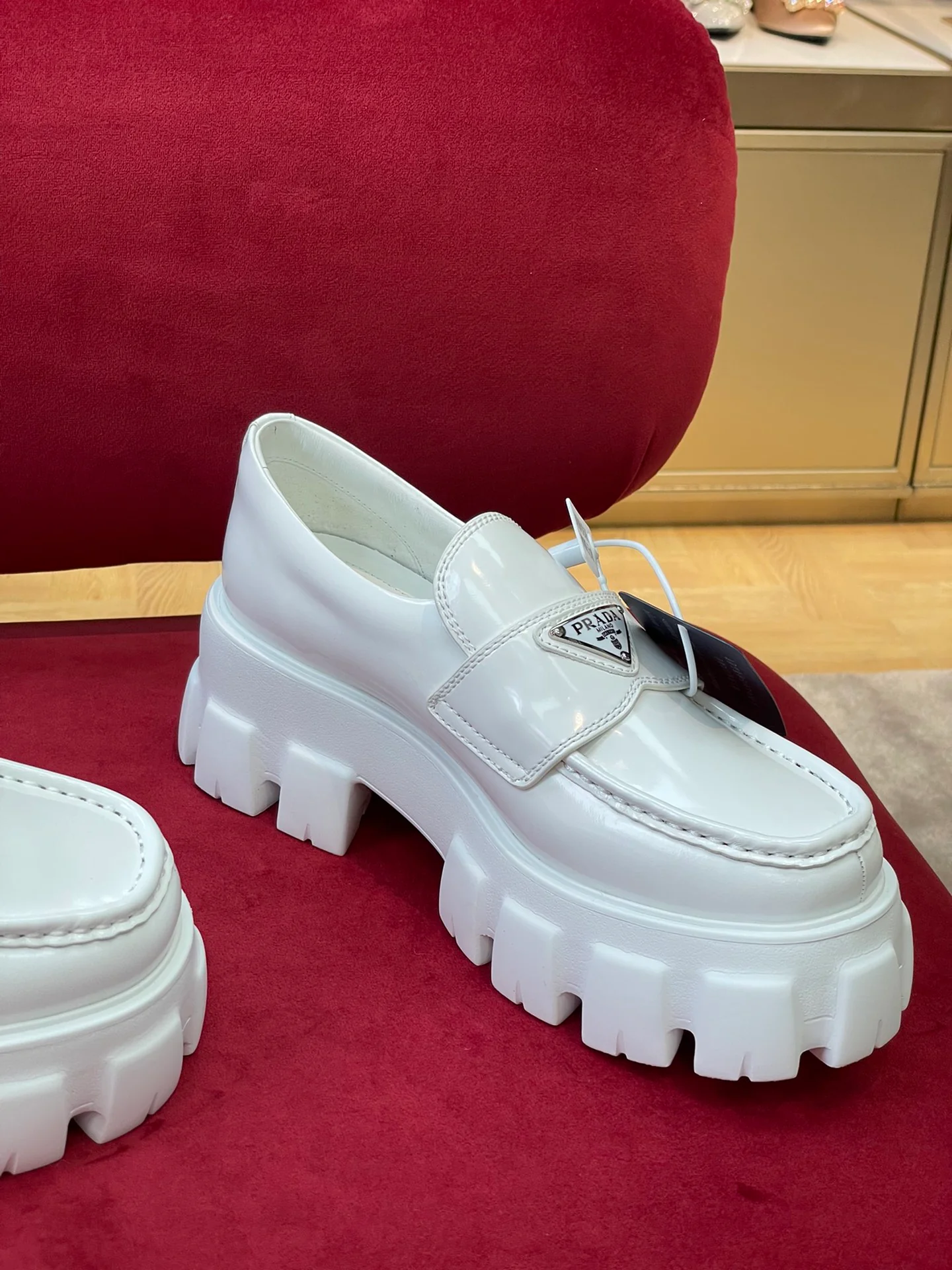 Лоферы на платформе Prada 2024 - белые - 1