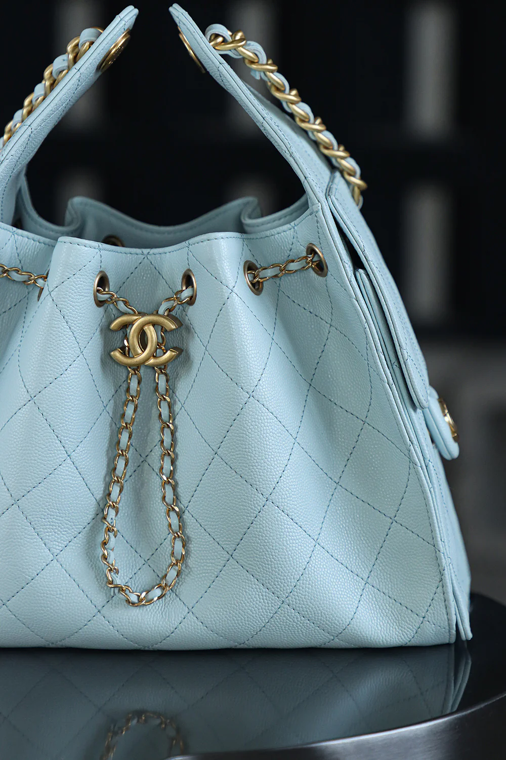 Сумка Chanel 25c Hippie Hobo Small Macaron с золотой пряжкой