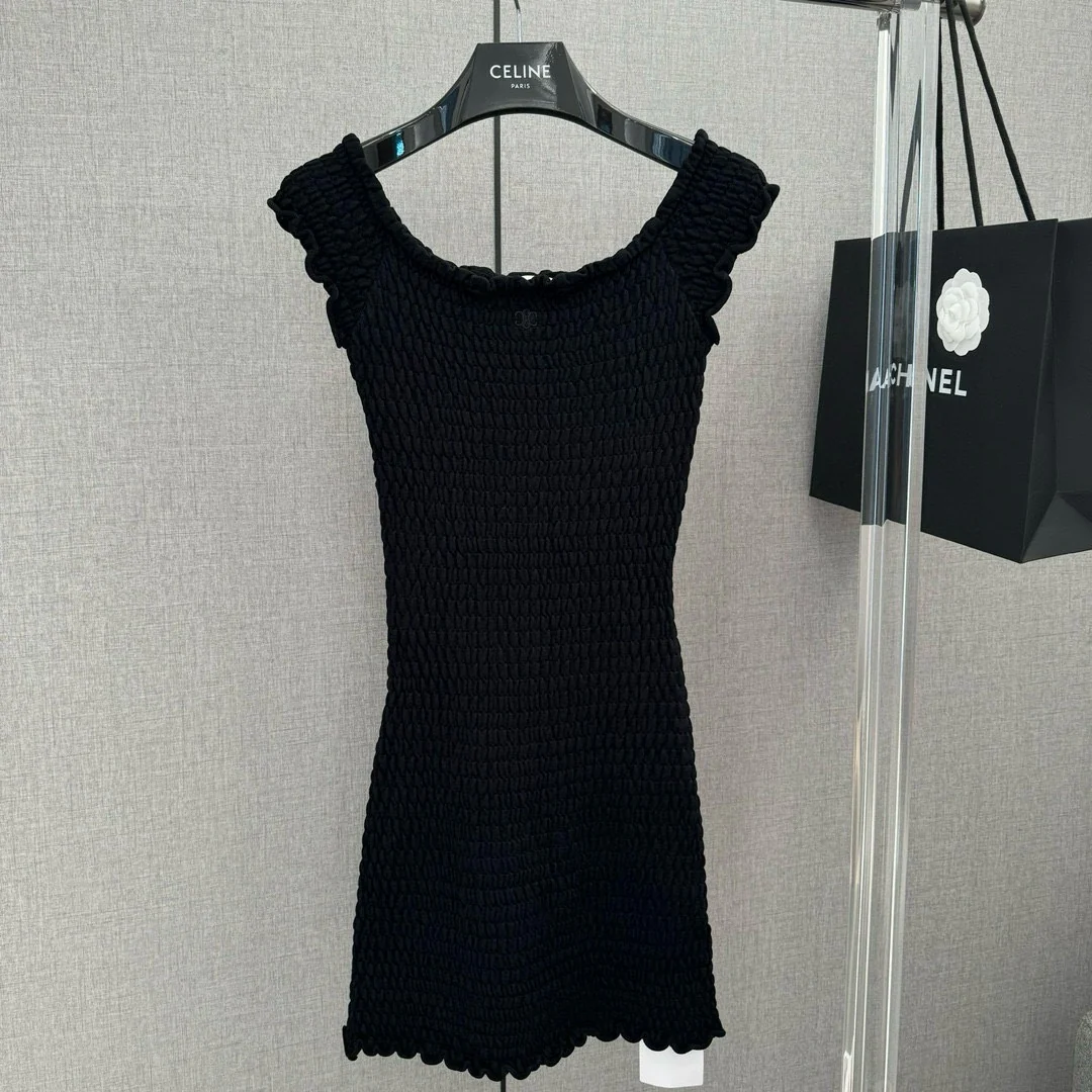 Новое облегающее платье Celine весна/лето 2024 с эластичными складками.