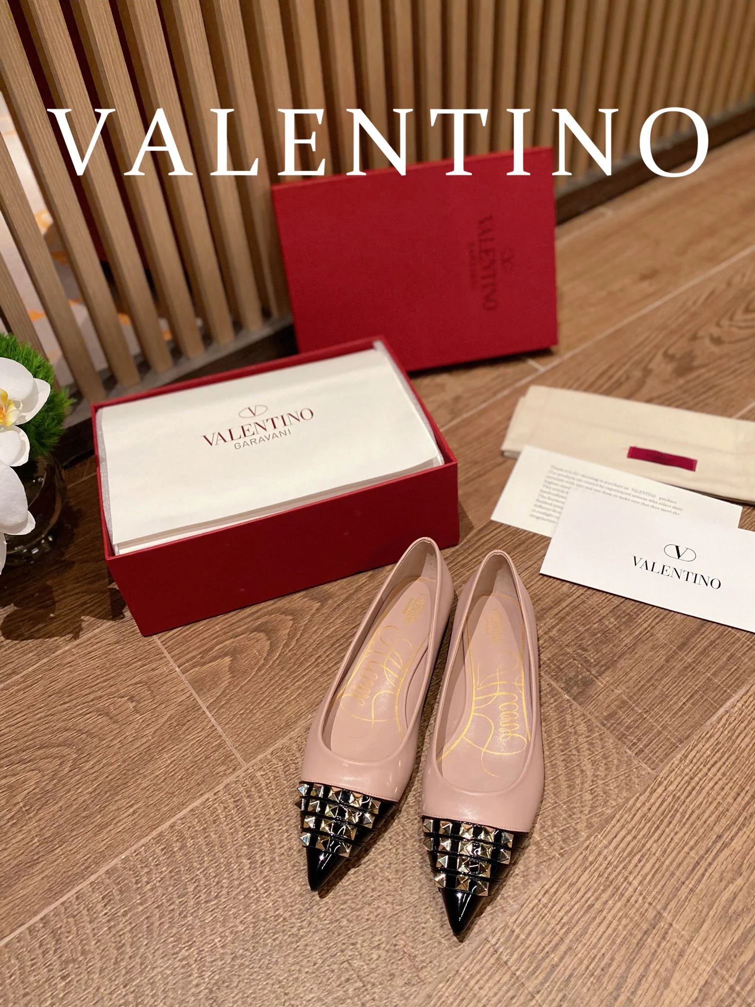 Valentino - Абрикосовые балетки с острым носком - 1