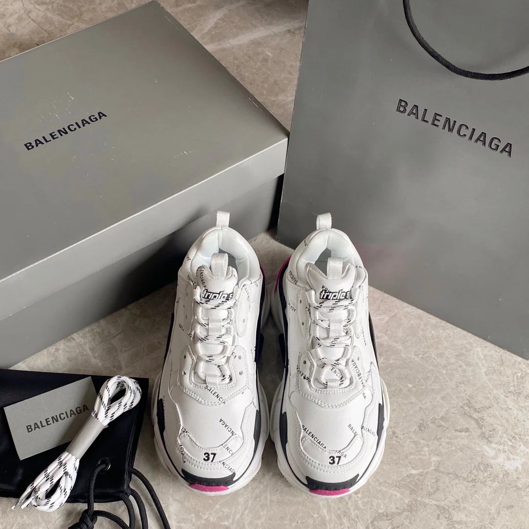 Кроссовки Balenciaga Triples Sporty Chunky белого и красного цвета