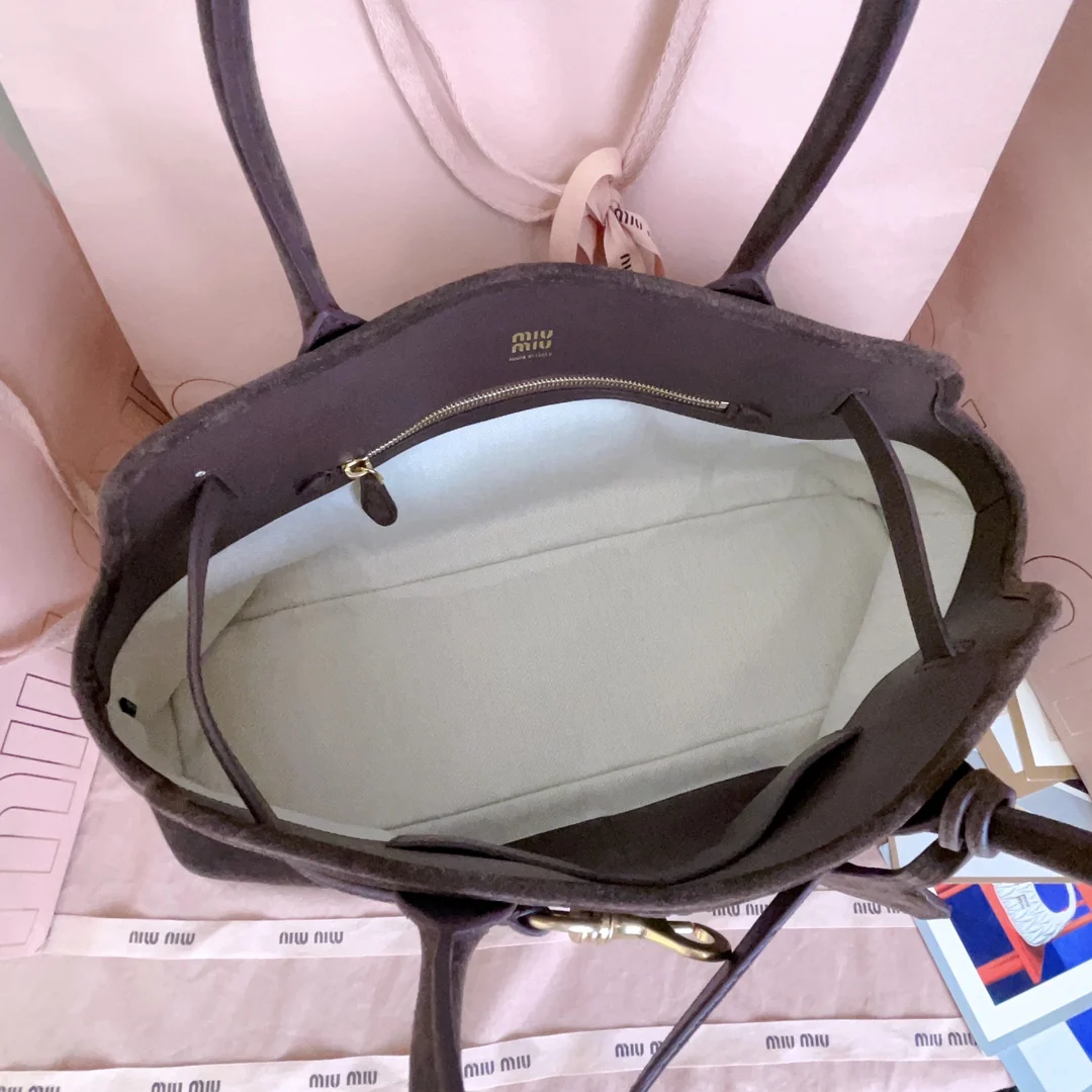 Сумка-тоут Miu Miu 5bg310 из замши - коричневая
