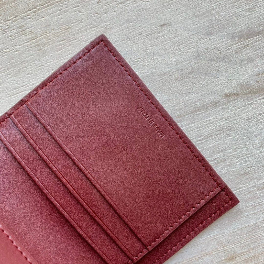 Celine TRIOMPHE 小号亮泽羊皮翻盖钱包-酒红