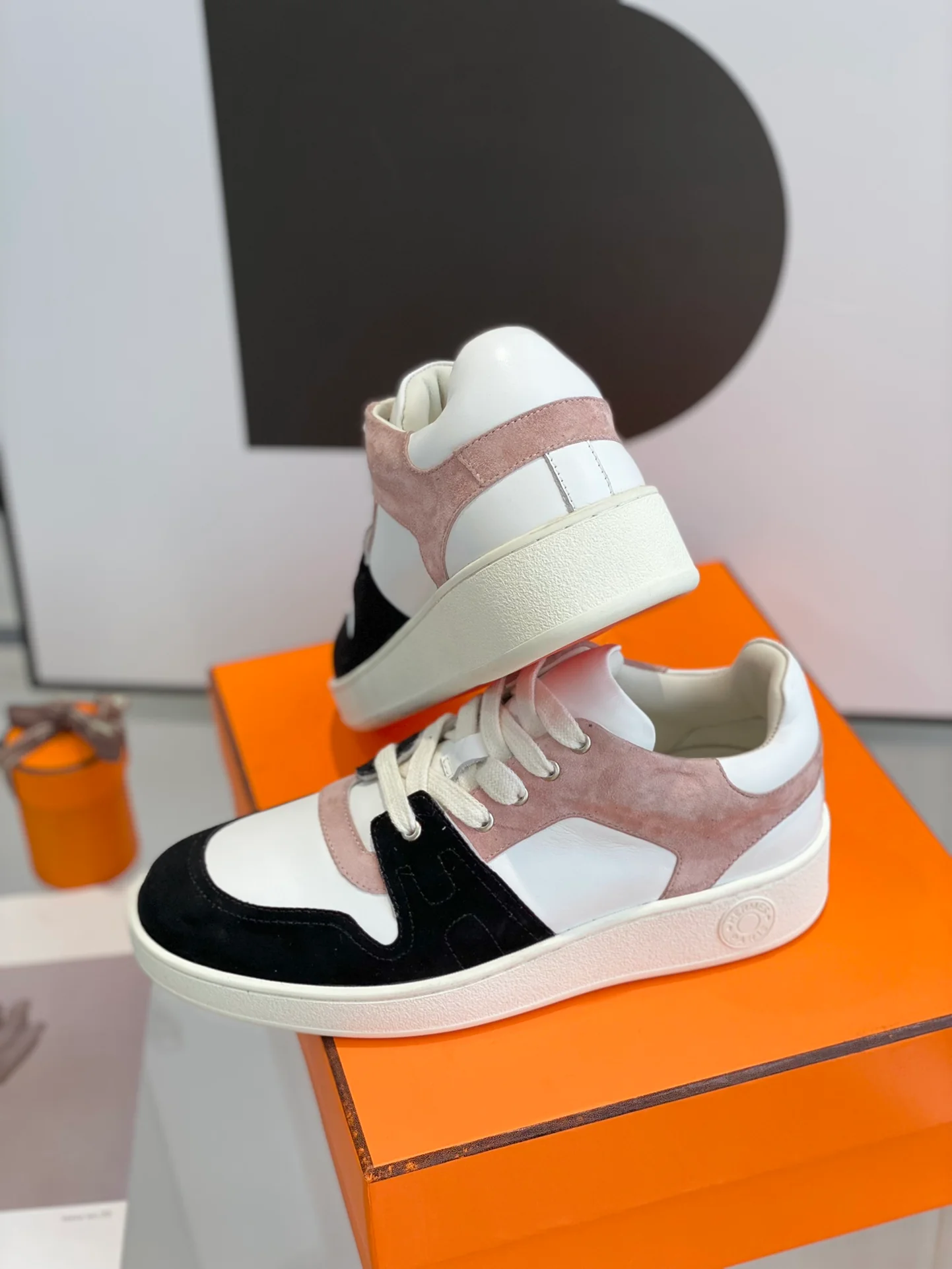 Серия Hermes 22free - кроссовки