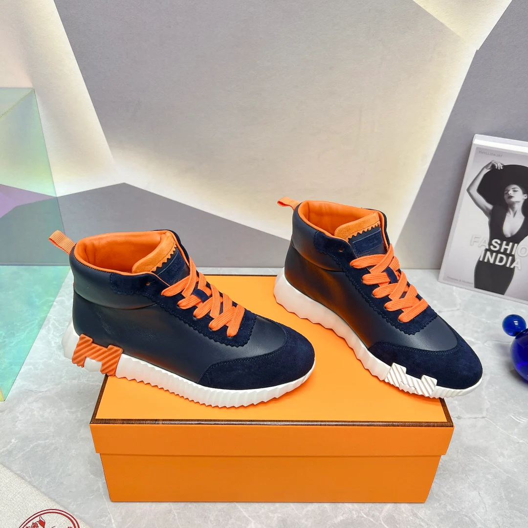 Новинка сезона весна/лето 2023 от Hermes — кожаные высокие повседневные туфли — черно-оранжевые.