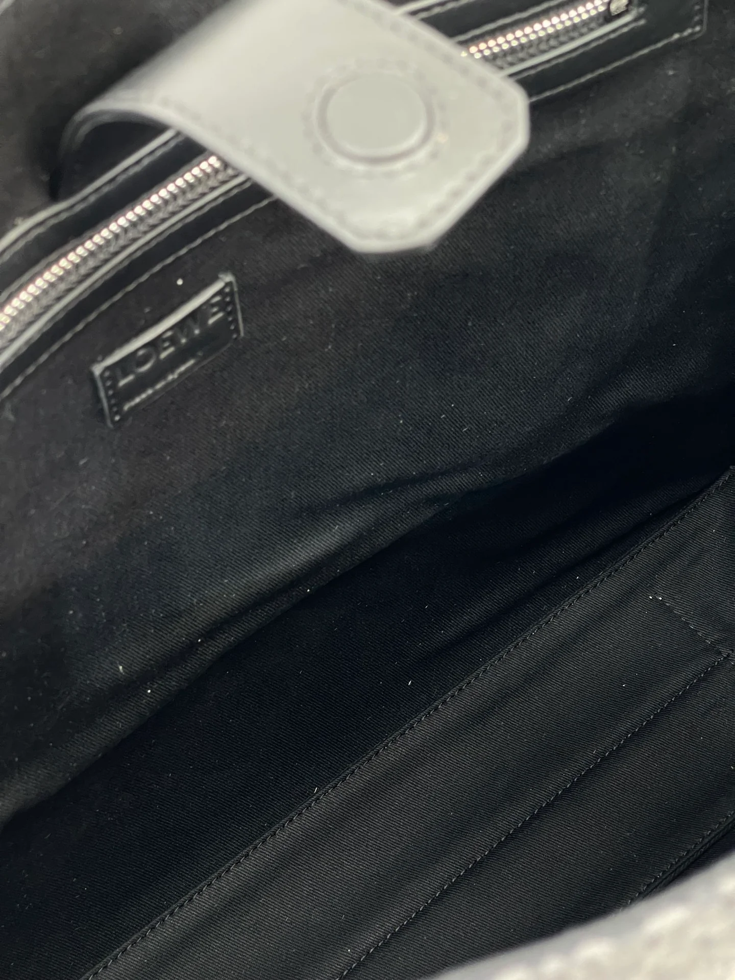 Сумка-тоут Loewe Buckle Monogram Straight с регулируемой длиной ручек