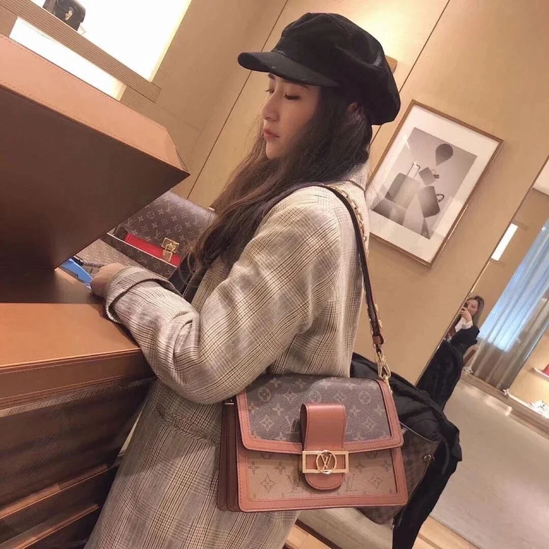 m44391-LV-dauphine-messenger сумка-мессенджер на плечо фото-среднего размера