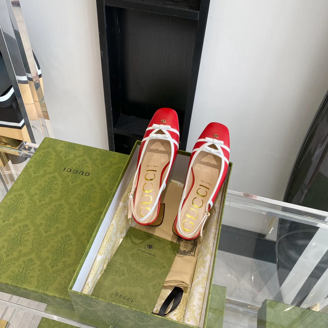 Сандалии Gucci на массивном каблуке - 1