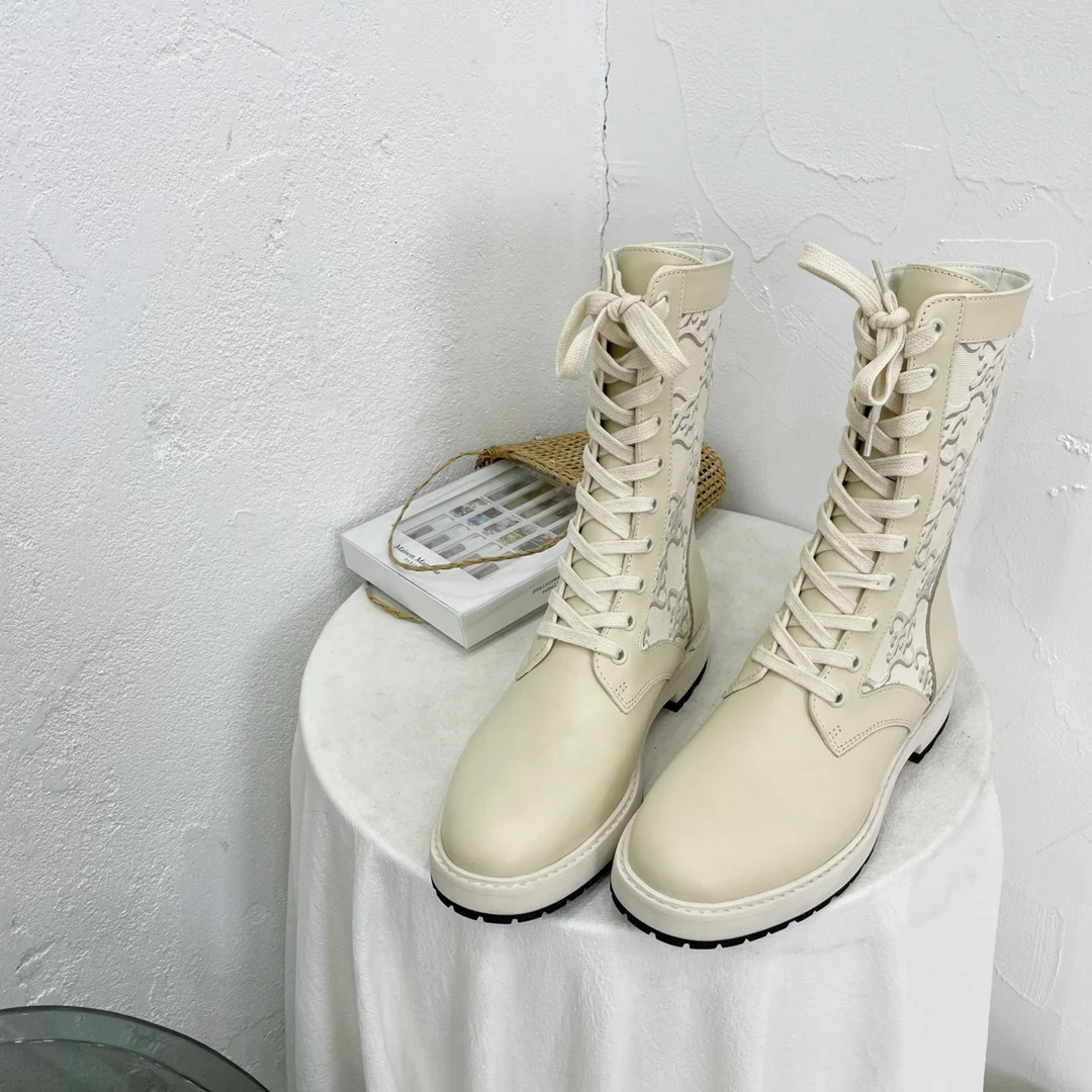 Fendi - Высокие сапоги на шнуровке - Белые