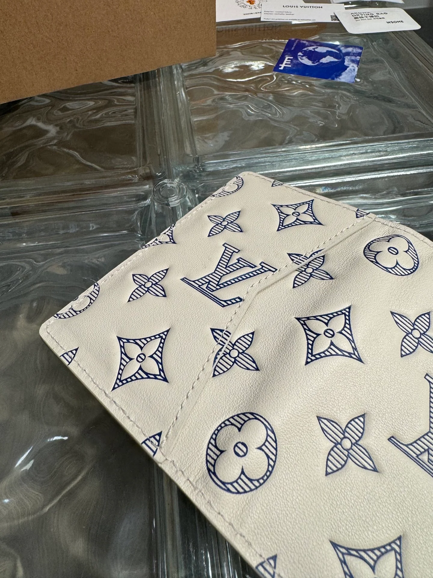 Кошелек LV-m83377-monogram-shadow Pocket Wallet-white