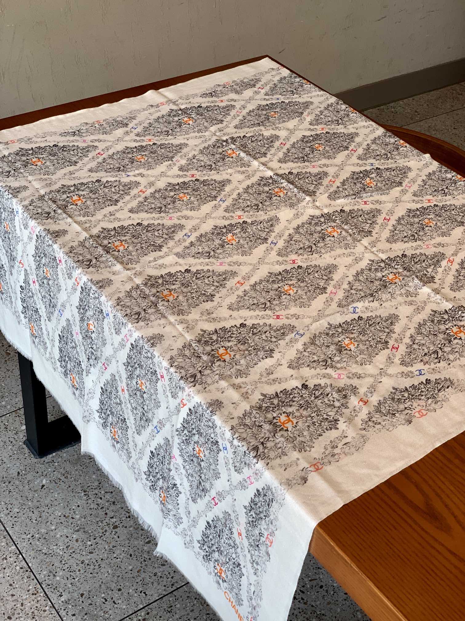 Кашемировый шарф Chanel - 110-200 см