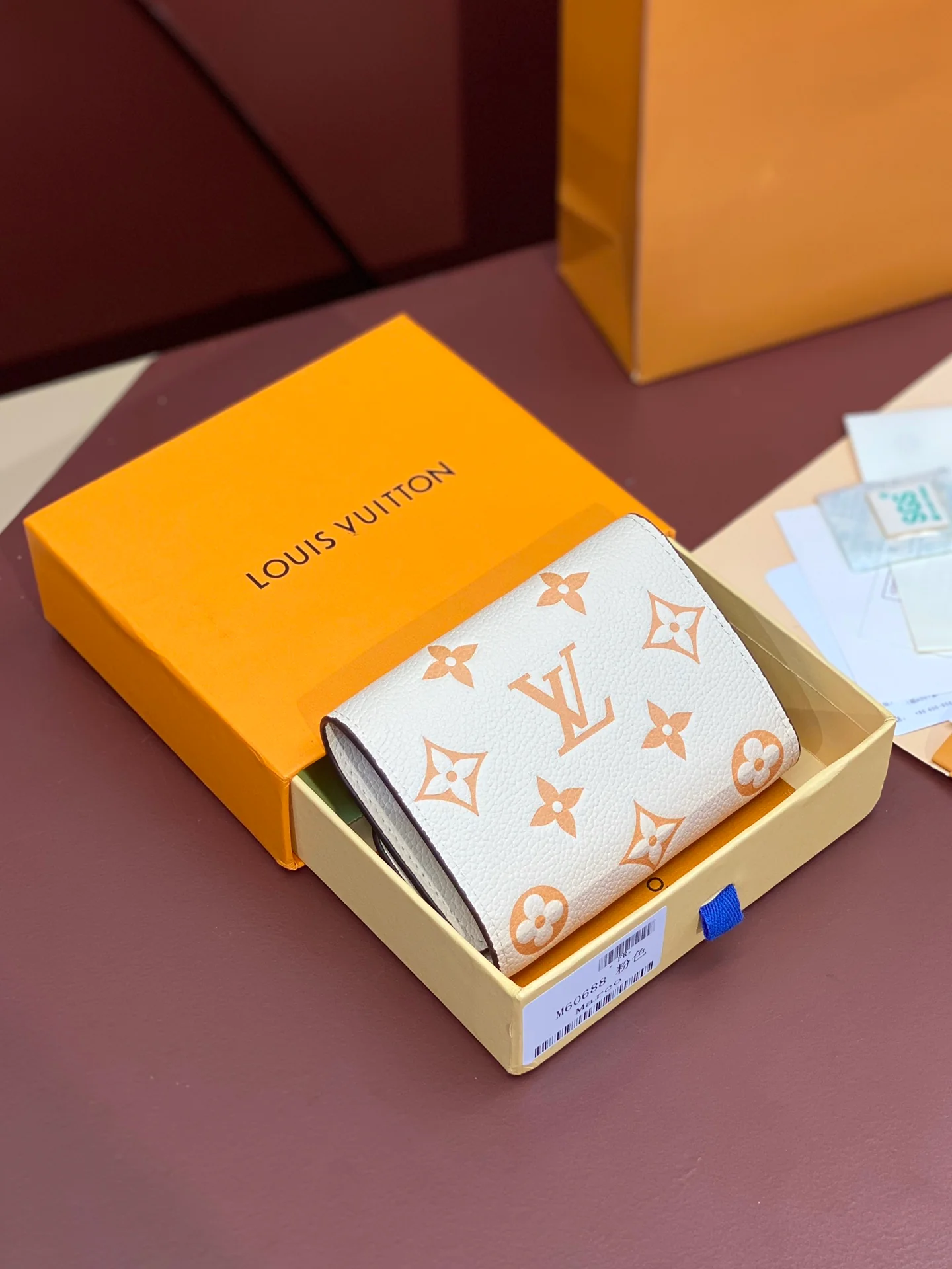 LV-m60688-Короткий кошелек-Бежевый