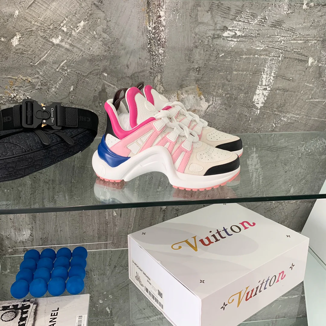 Обувь LV - Массивные кроссовки LV - 11