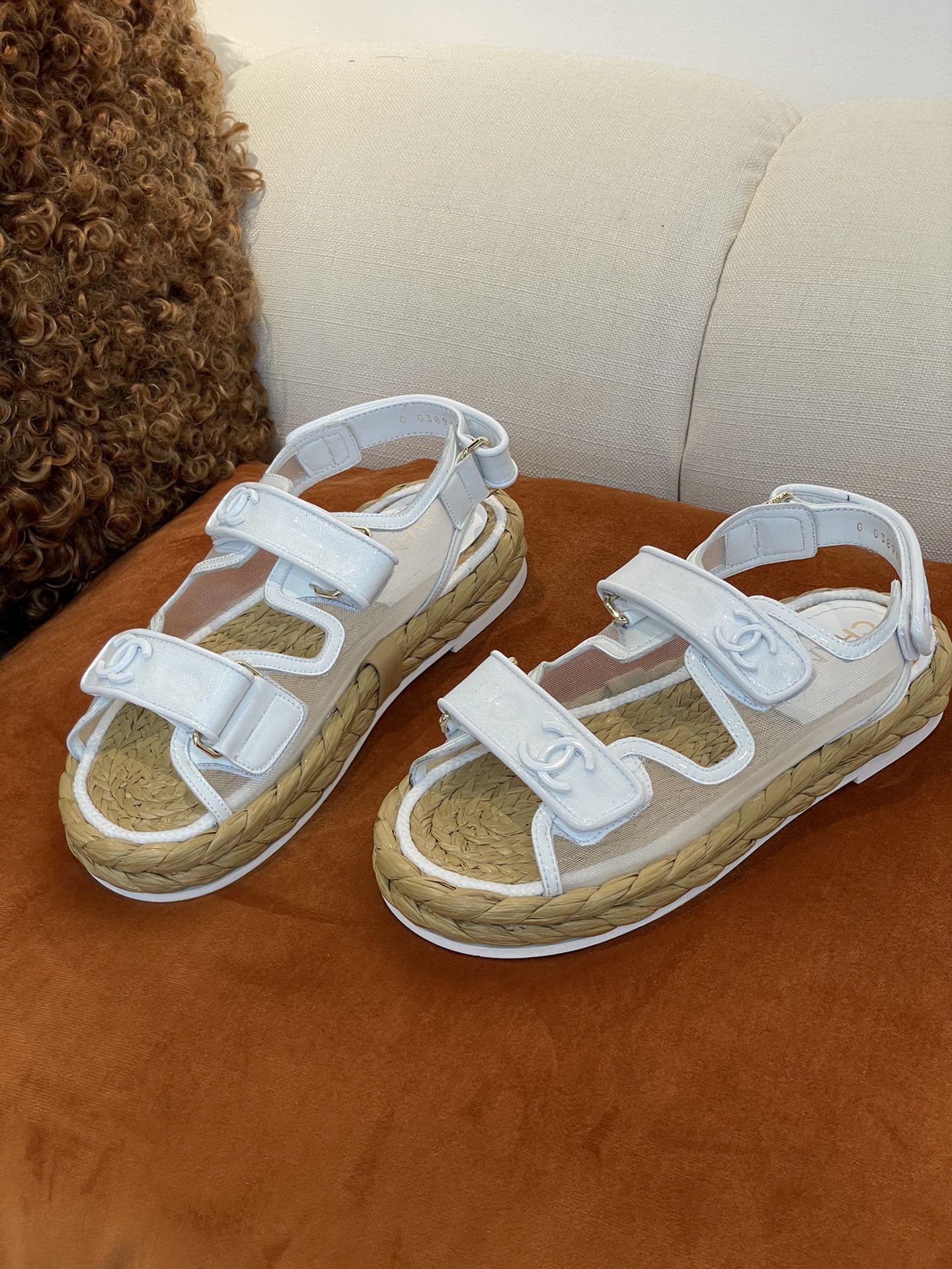 Chanel - Соломенные сандалии