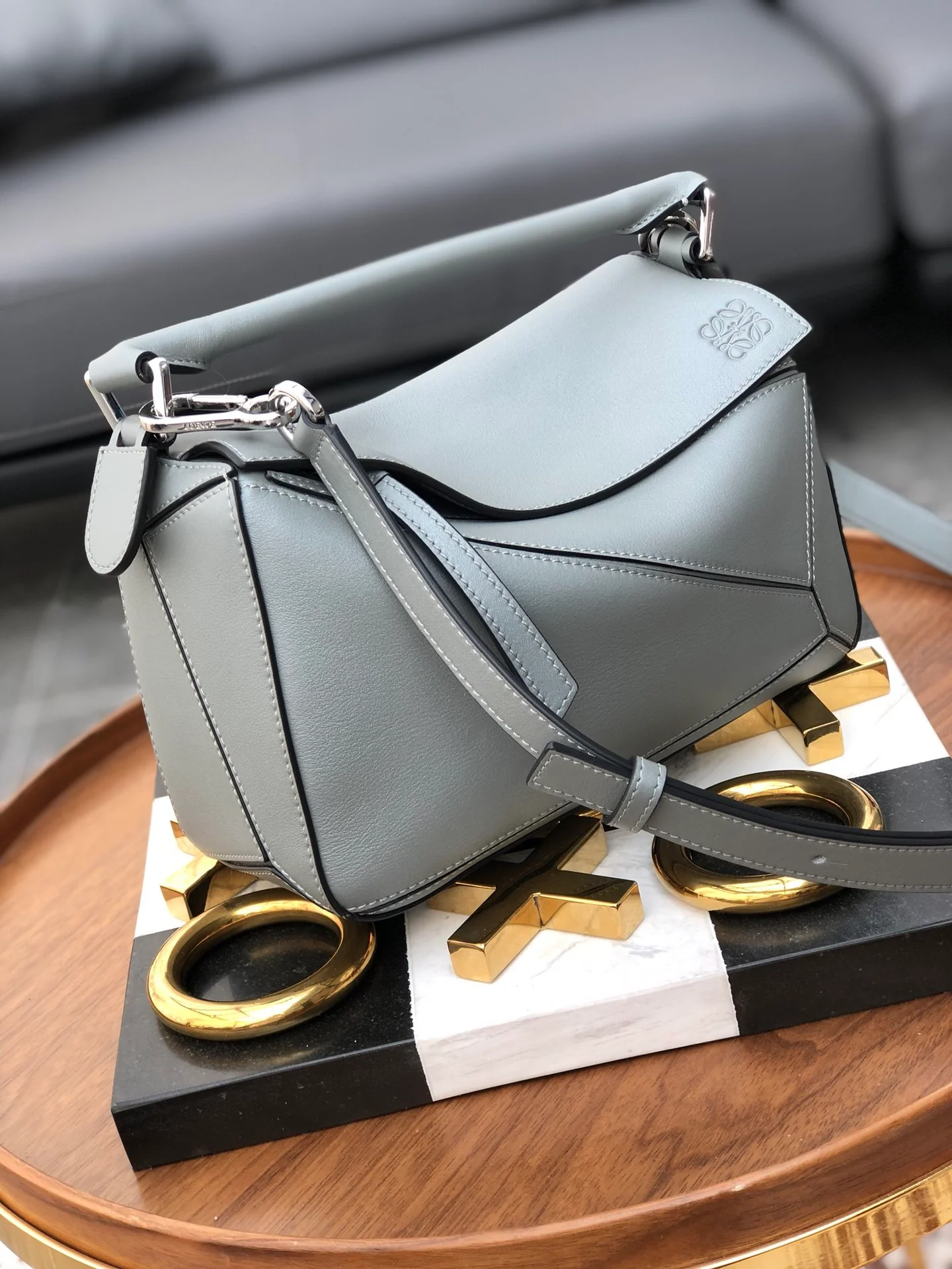 Новинка весны 2020 года от Loewe - сумка-пазл - телячья кожа - маленький размер