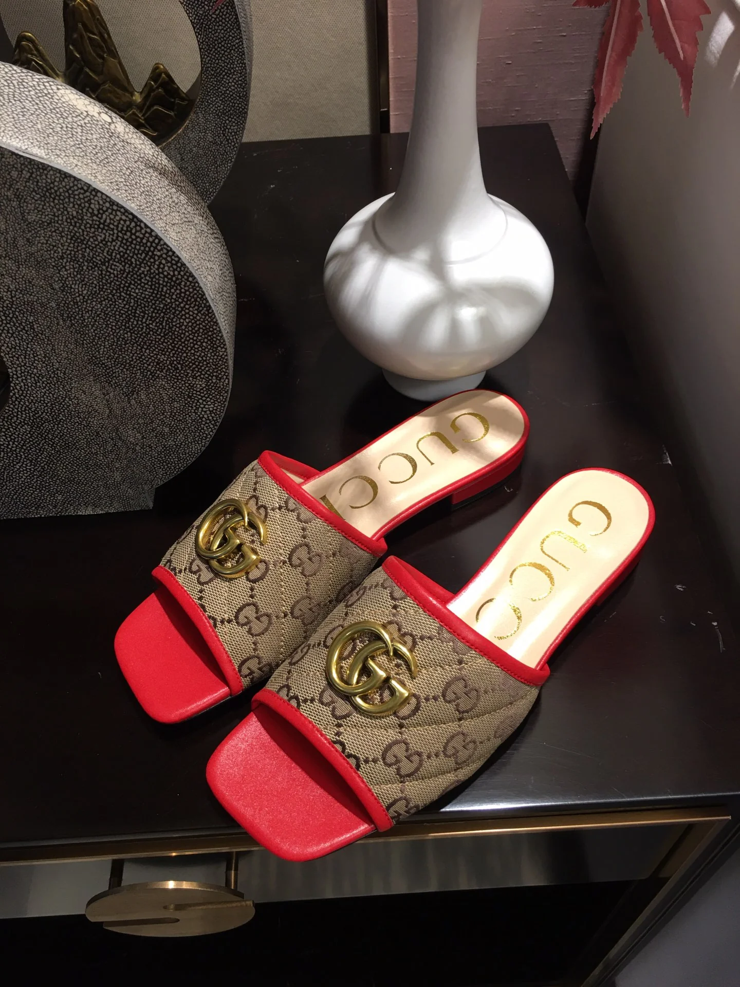 Тапочки Gucci с квадратным носком