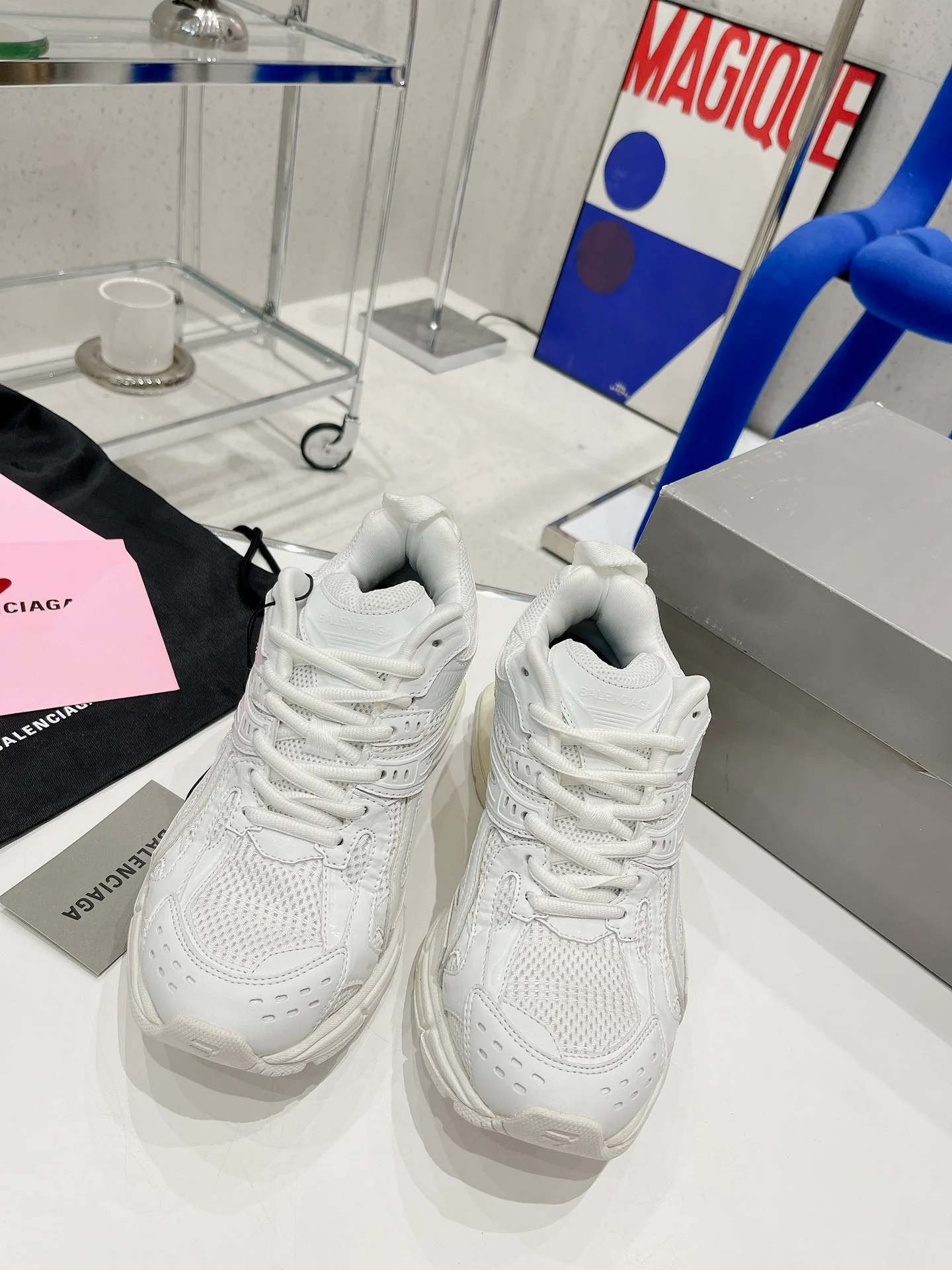 Массивные ретро-туфли Balenciaga в весеннем стиле — для пары