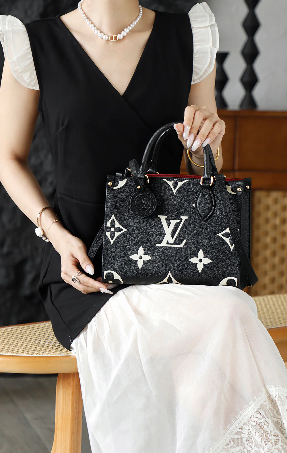 LV-m45659-onthego Маленький - Черно-белый
