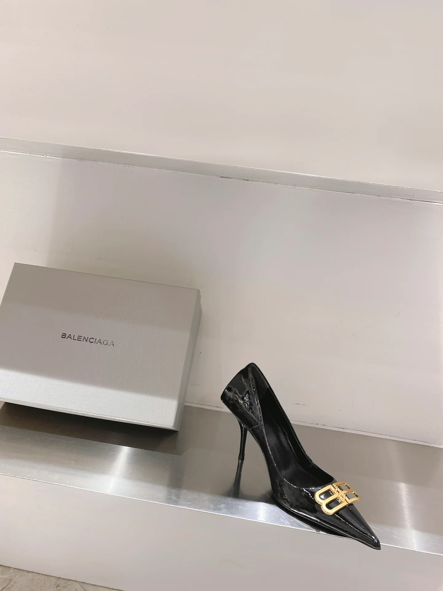 Элегантные туфли на высоком каблуке из лакированной кожи марки B&B - 23ss-bb - 8-5 см