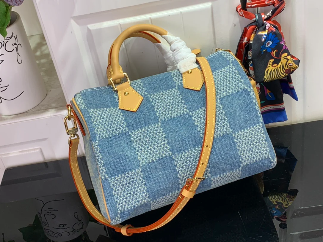 m40700-LV-nano-speedy handbag-25cm