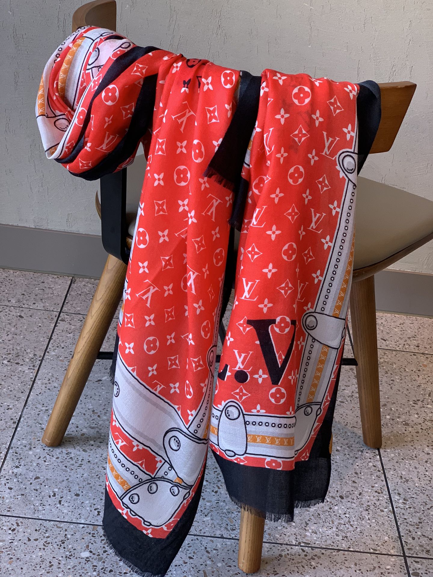 LV - Шарф с изображением тигра и животных - 200 - 110 см - 100 г - Чистый кашемир - Красный