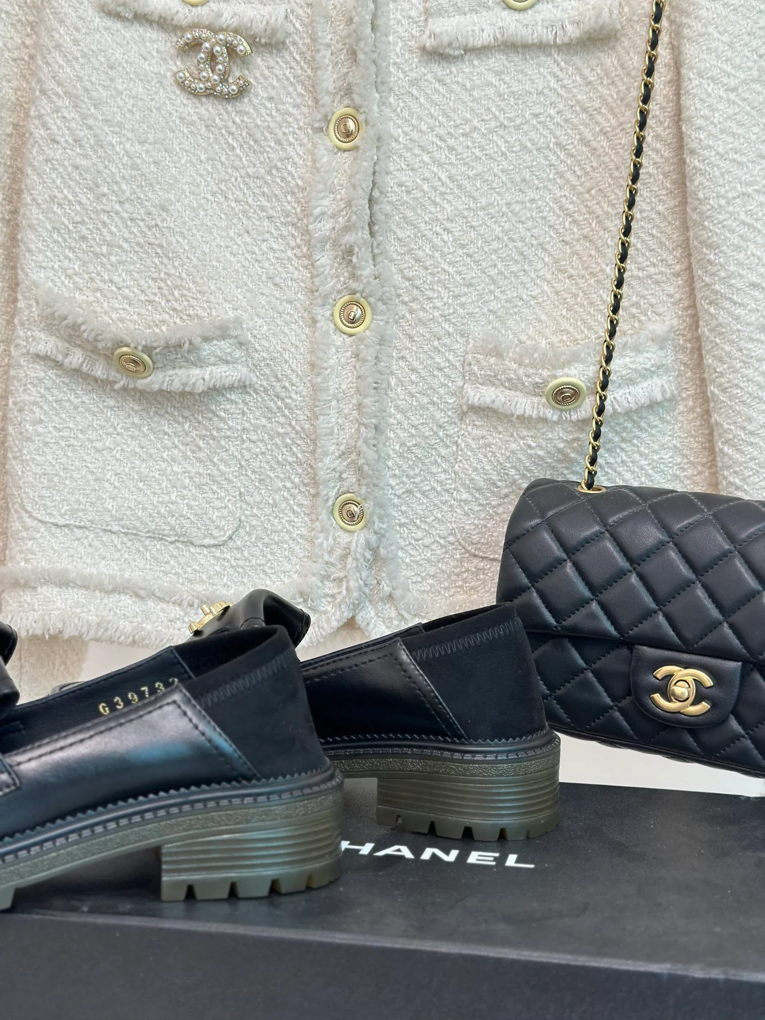 Новинка Chanel 2023 года - Рюкзак с пряжкой - Лоферы без шнурков с ромбовидным узором