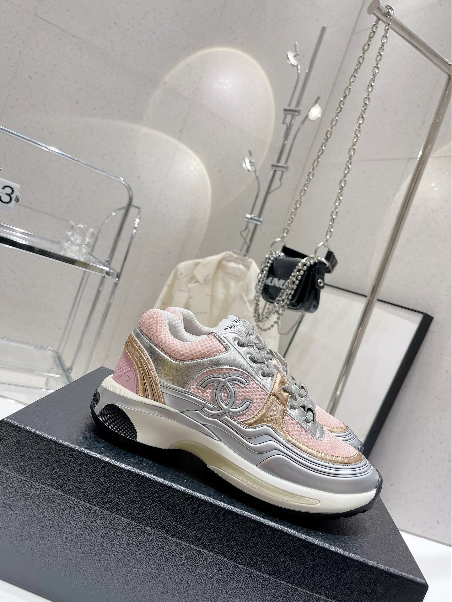 Новинка весны 2023 года от Chanel - Дышащая сетка - Повседневные кроссовки - Розовые
