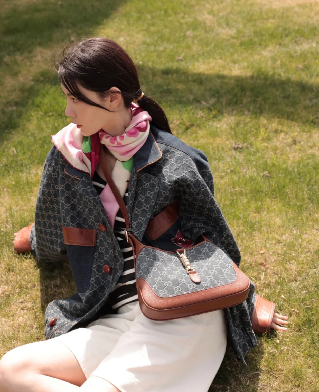 Gucci-经典 Jackie 丹宁牛仔帆布手袋-上身图参考 腋下包