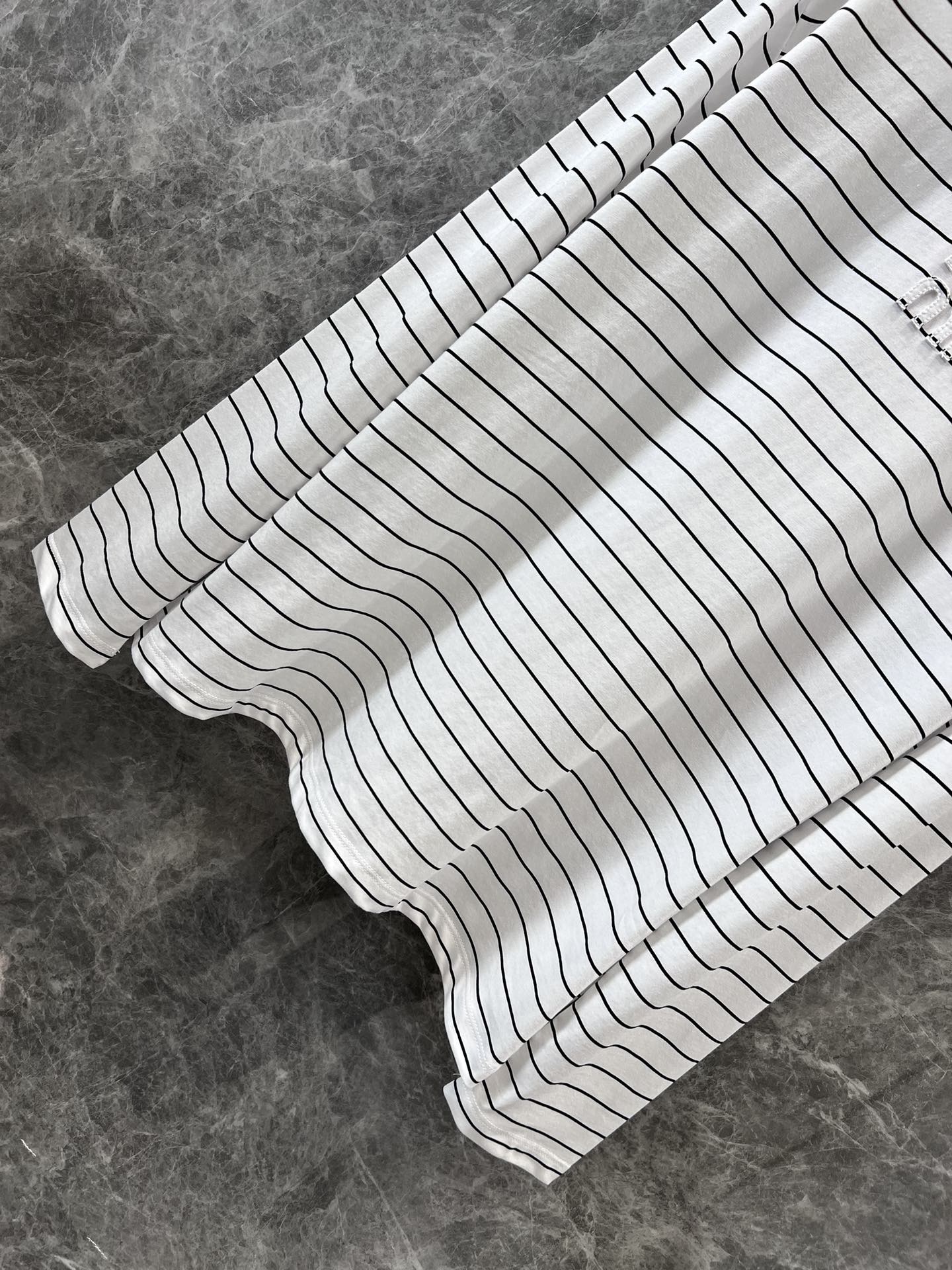 Miu Miu - 2404 - 24ss Весенне-летняя новинка - Полосатая футболка с длинным рукавом - Белая