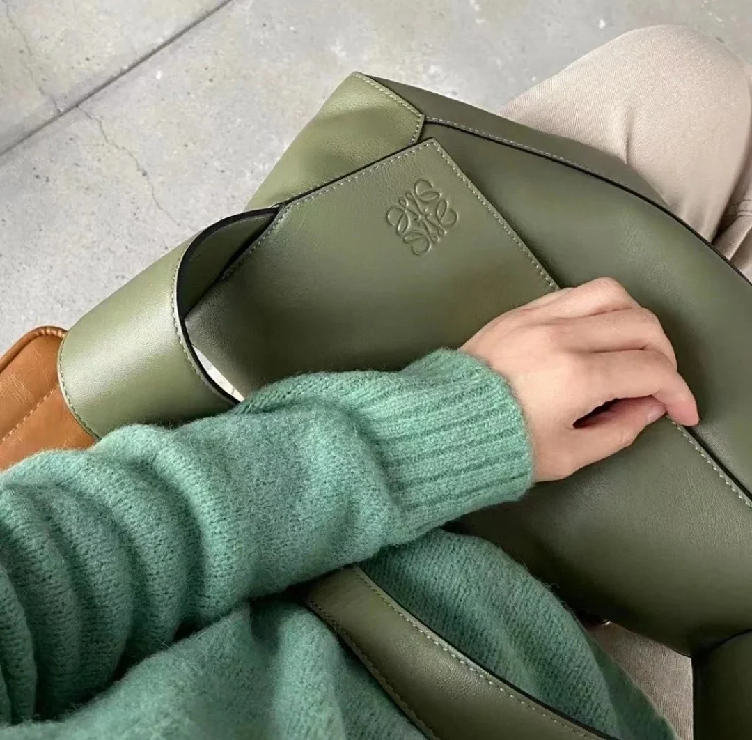 Сумка-хобо Loewe-puzzle-hobo-handbag-1