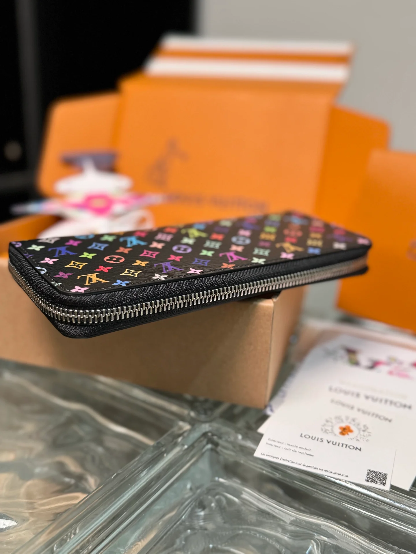 LV-m13408-clemence кошелек-радужный черный